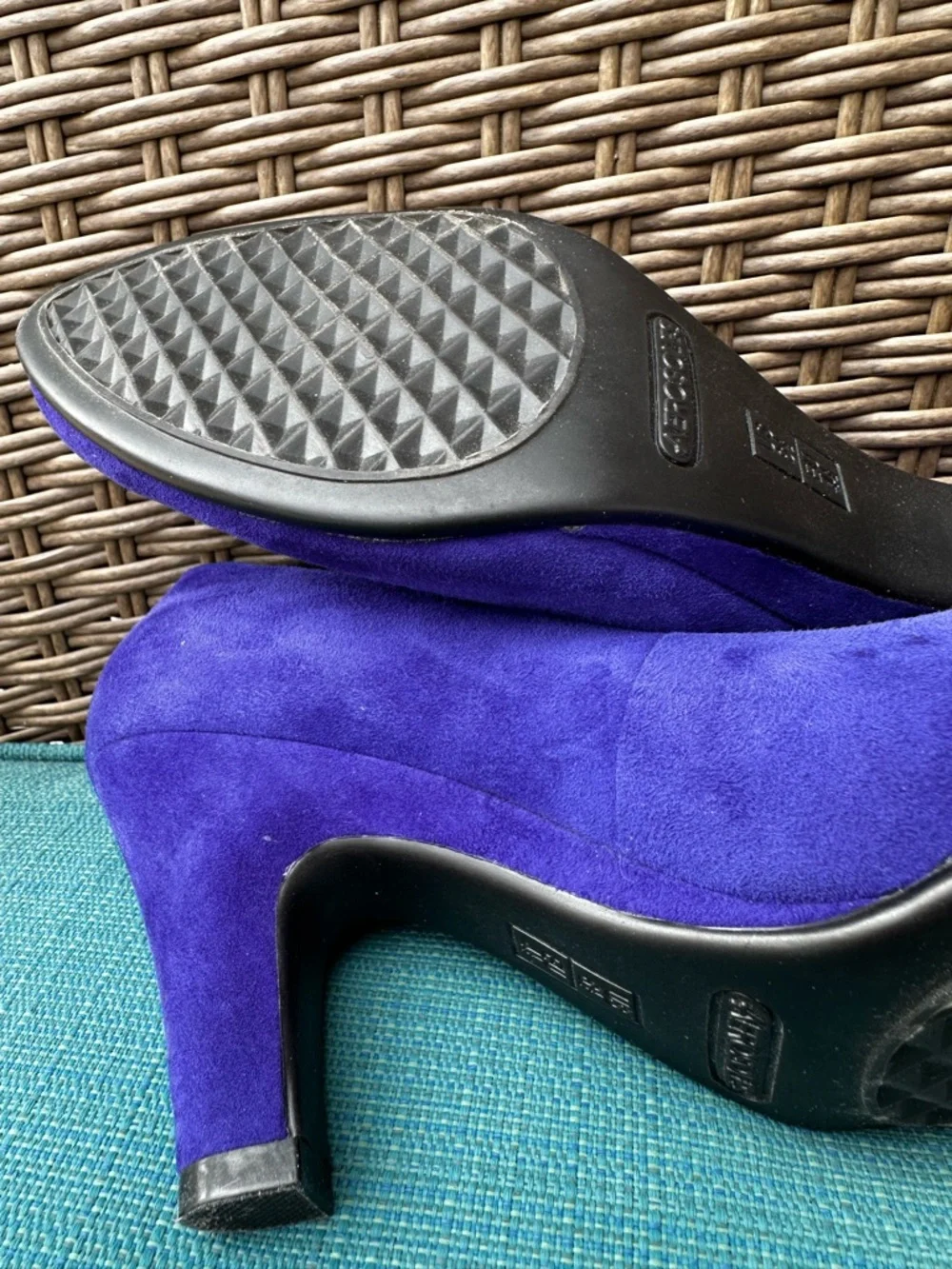 AEROSOLES bold royal